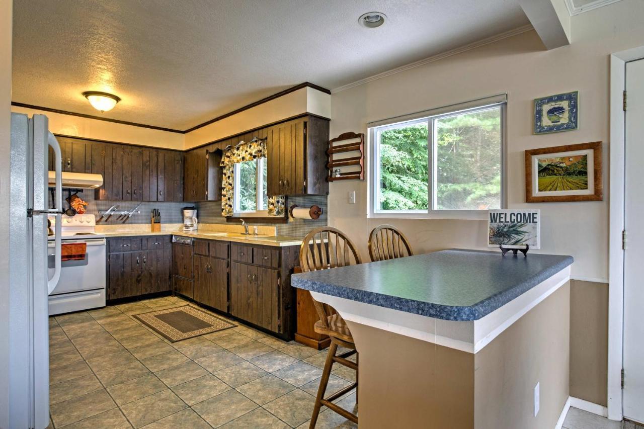 Secluded Mountain Home With Stunning Views And Deck! Bryson City Exterior photo